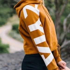 Zyia Active Signature Crop Pullover Hoodie Women's Sz M Caramel Brown